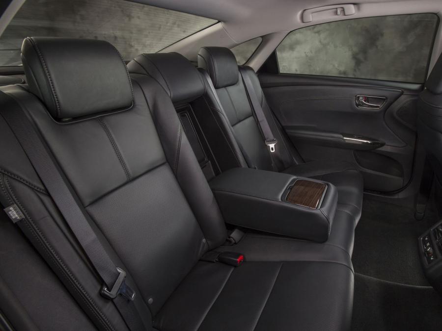  Toyota Avalon 2012 года  (фото 2 из 30)